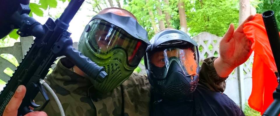 Drużyna paintball w profesjonalnym wyposażeniu – Paintball Koszalin